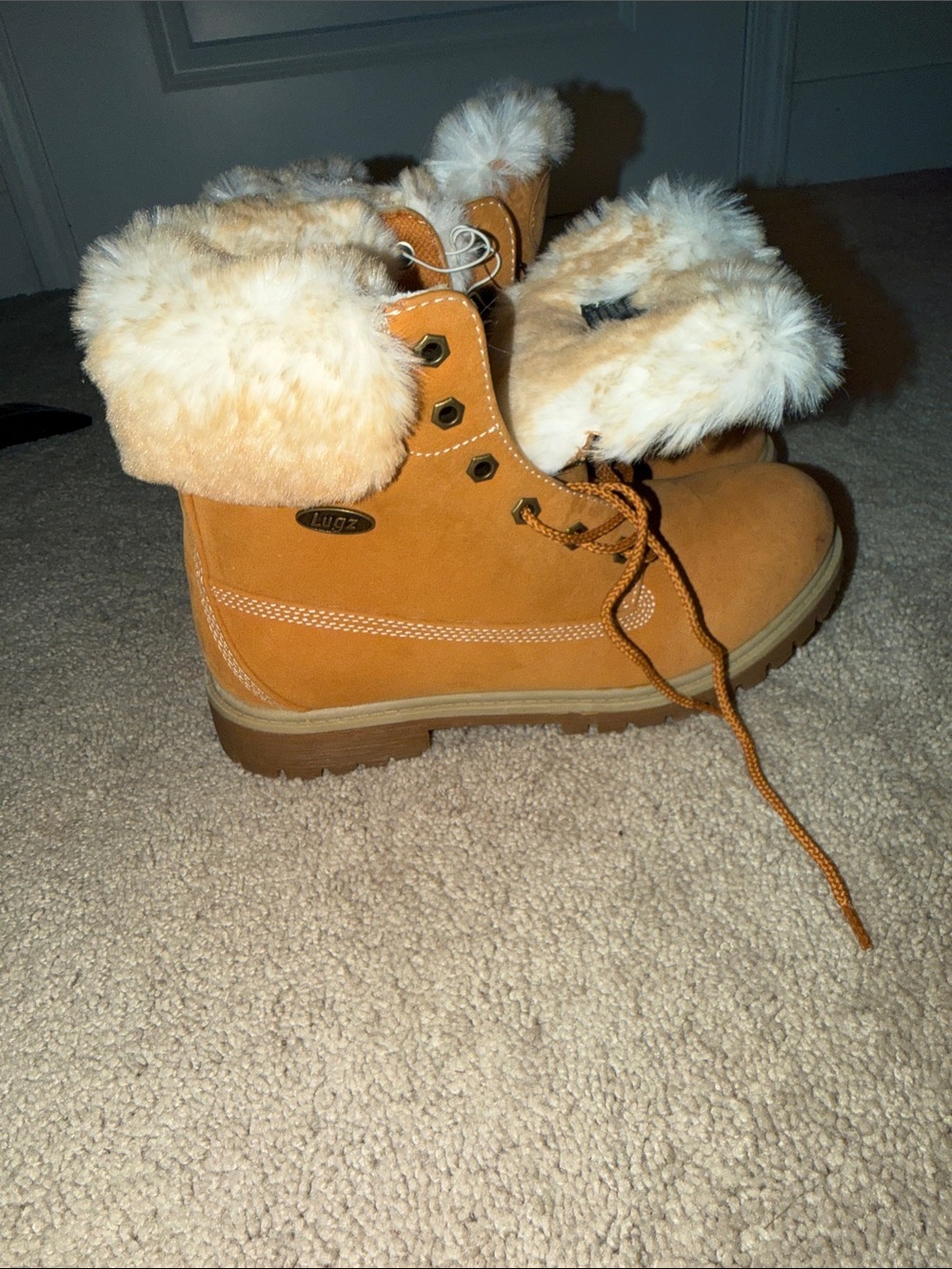 Lugz Women's Wheat Faux Fur Cuff Lace-Up Winter Boots